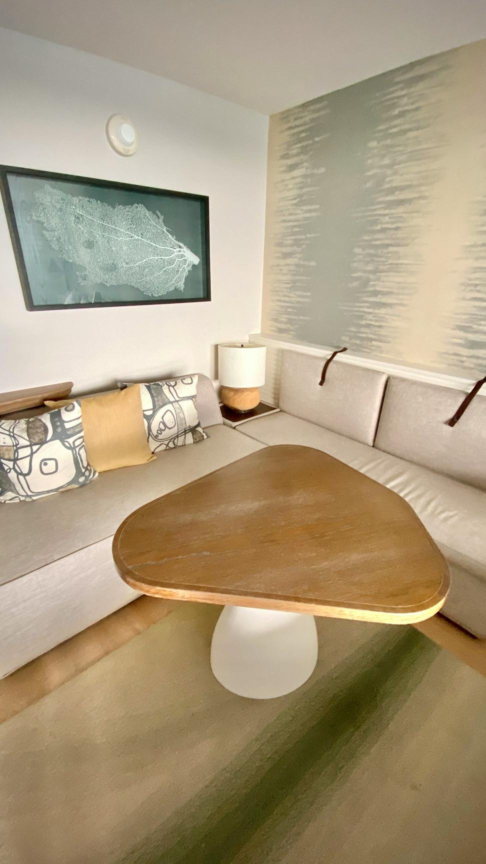 Deluxe King Suite Living Area